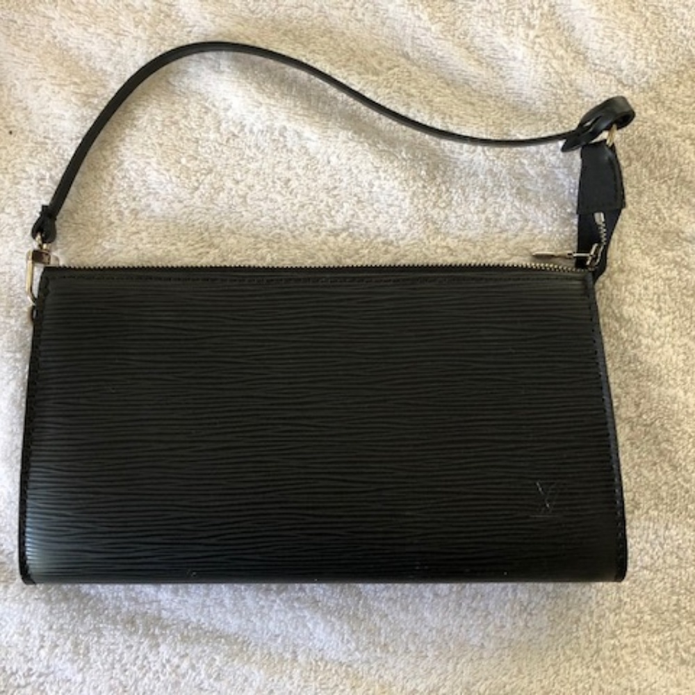 Louis Vuitton Epi Leather Pouchette